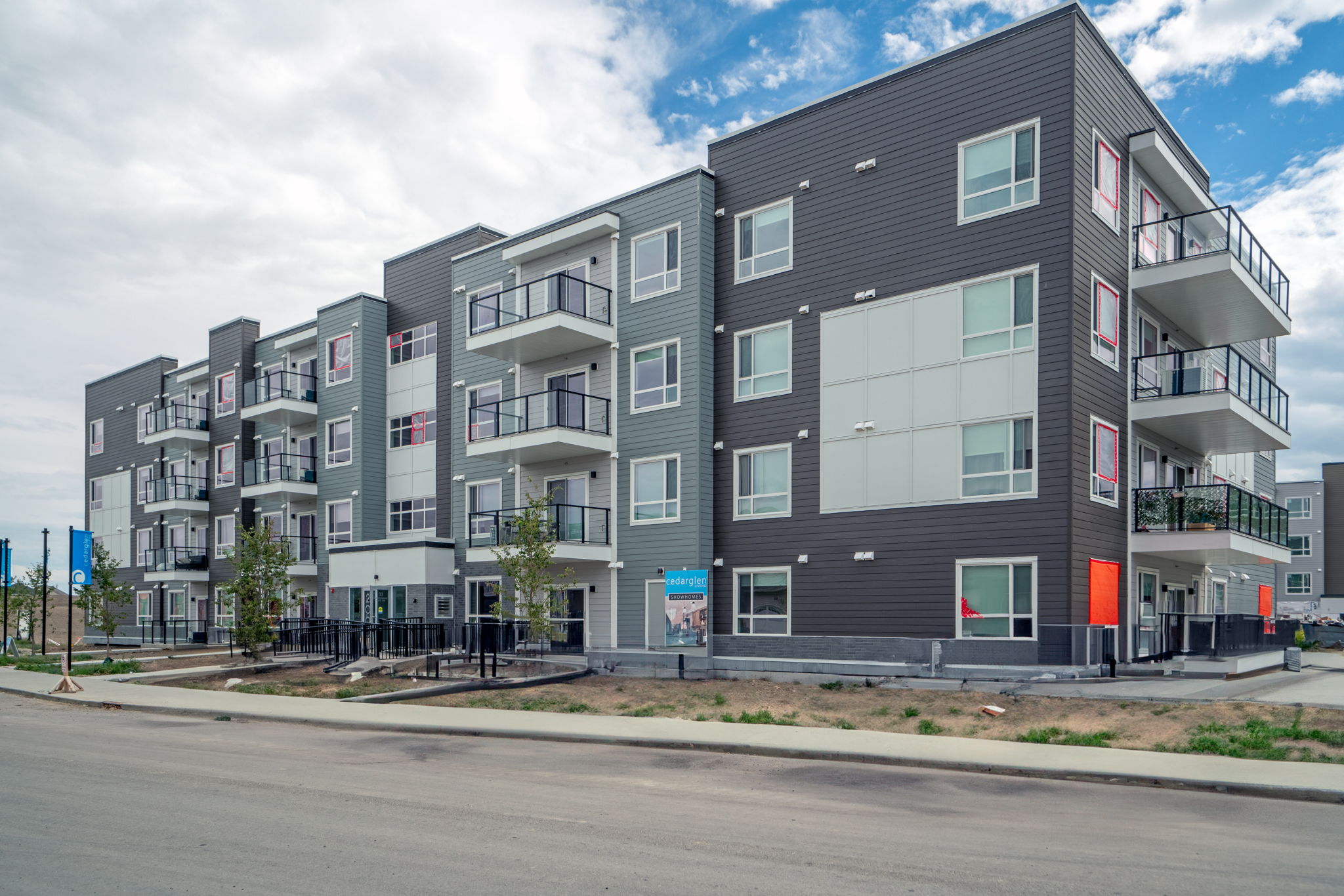 2416-33 Carringham Gate Nw