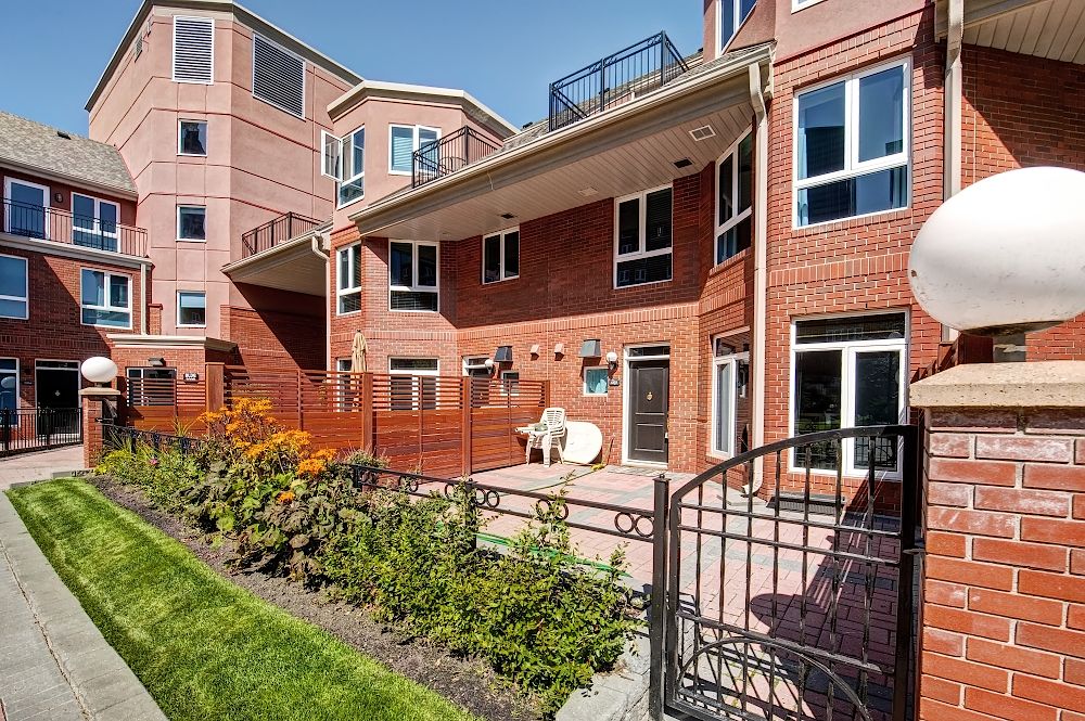 4203, 400 Eau Claire Ave Sw